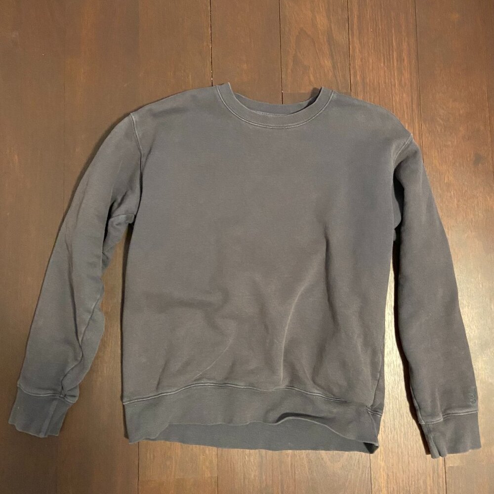 Aritzia Perfect Crewneck in Echo Grey (small)